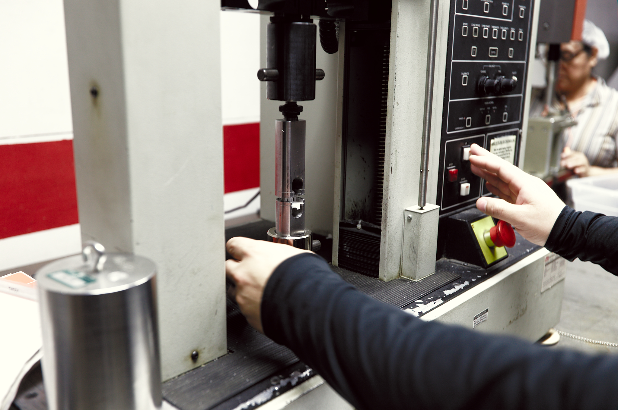 Instron Force-Testing Machine